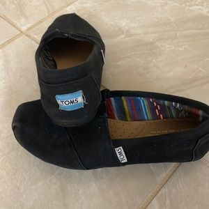 TOMS classic black